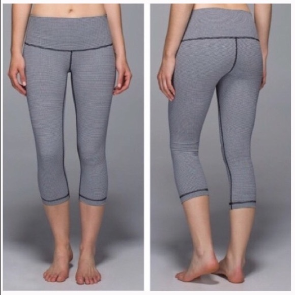 Lululemon inkwell gingham capri leggings 4 - Picture 1 of 6